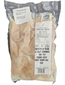 Brochettes de poitrine de poulet assaisonnées shish taouk